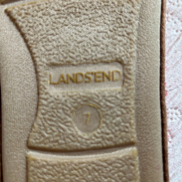 Lands End red fleece slippers size 7 like new - Picture 7 of 8